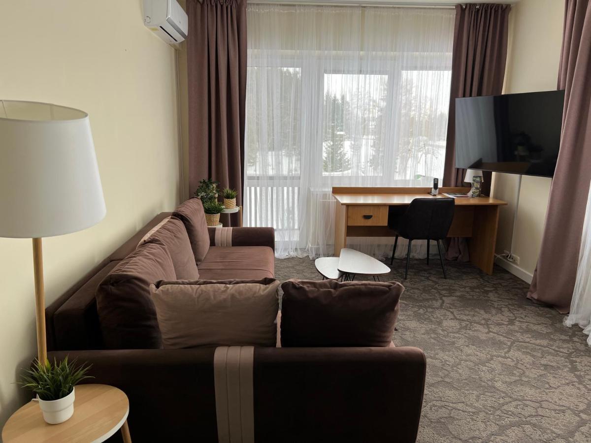 Butenas Hotel Tyla Birzai ภายนอก รูปภาพ