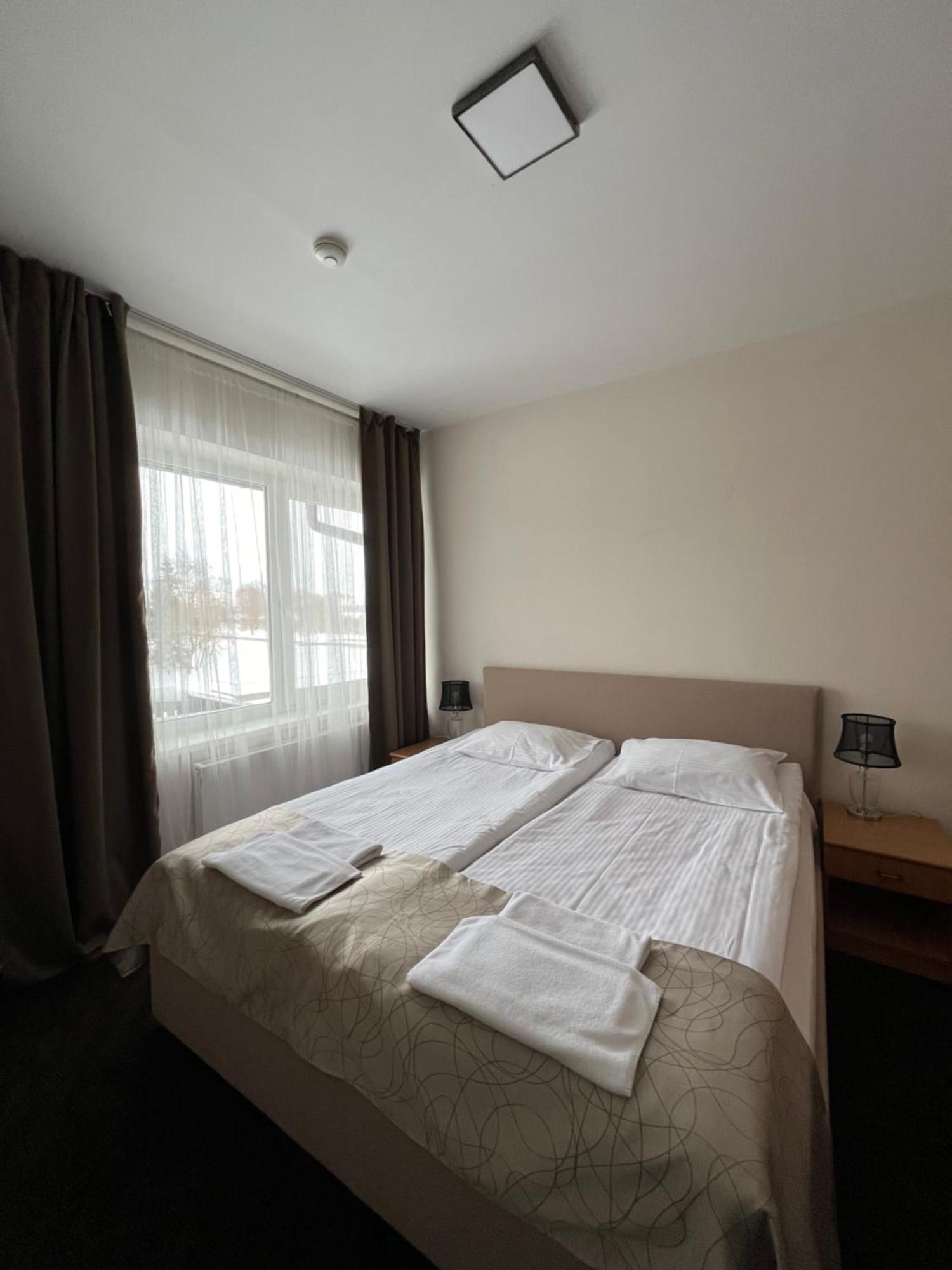 Butenas Hotel Tyla Birzai ภายนอก รูปภาพ