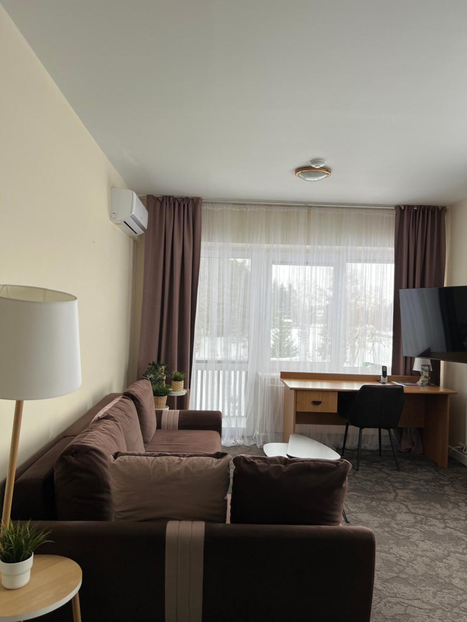 Butenas Hotel Tyla Birzai ภายนอก รูปภาพ