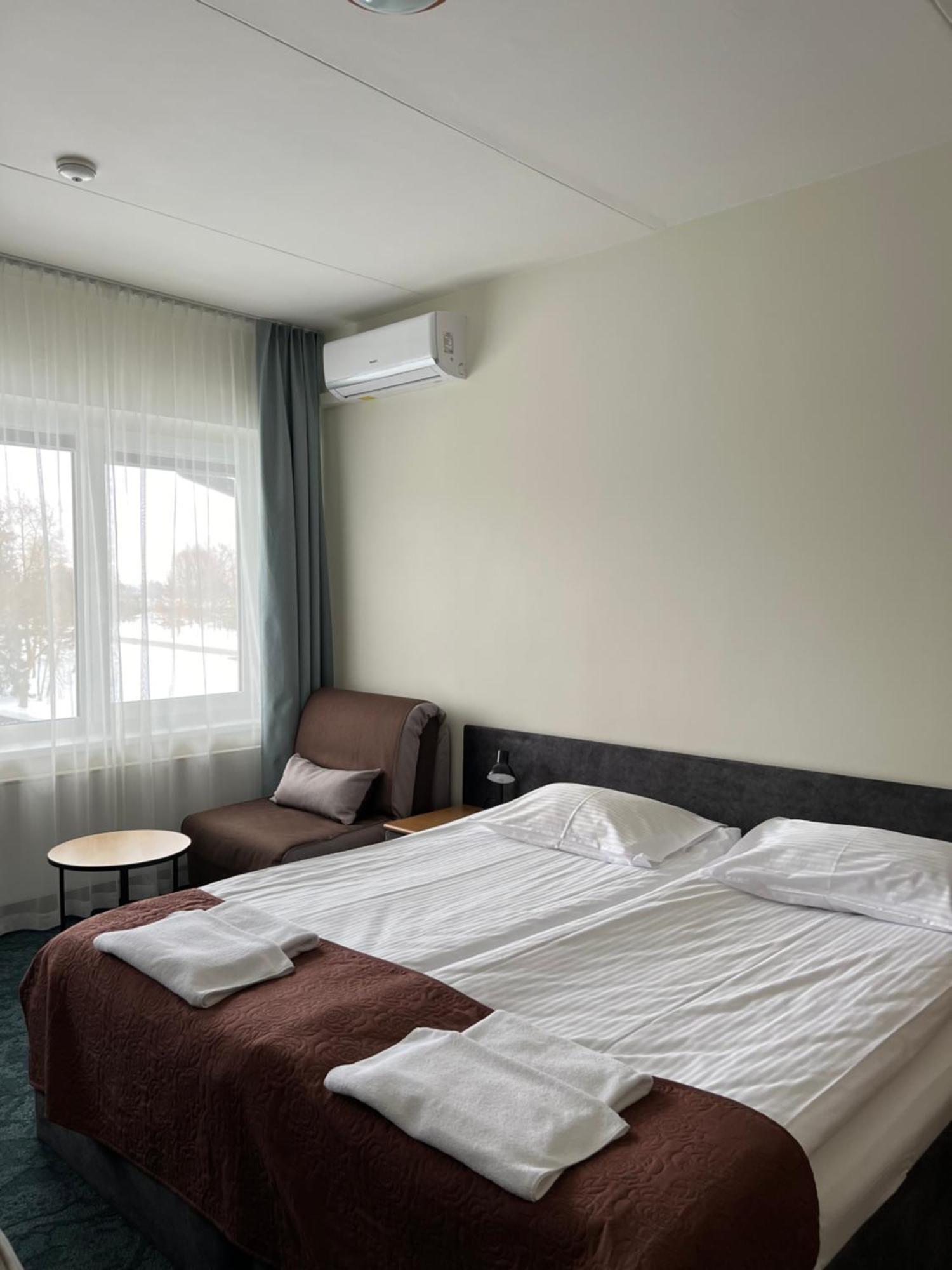Butenas Hotel Tyla Birzai ภายนอก รูปภาพ