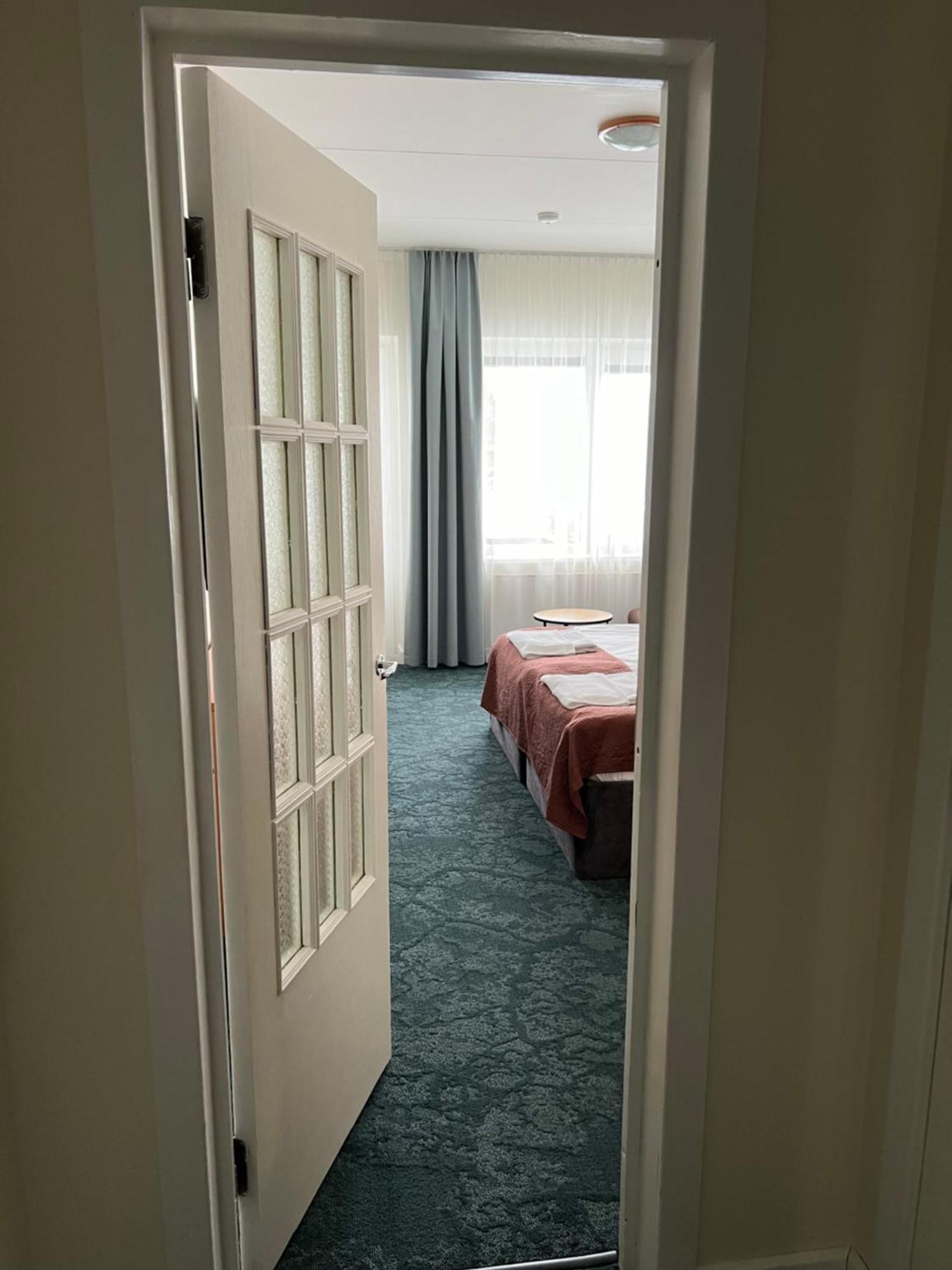 Butenas Hotel Tyla Birzai ภายนอก รูปภาพ