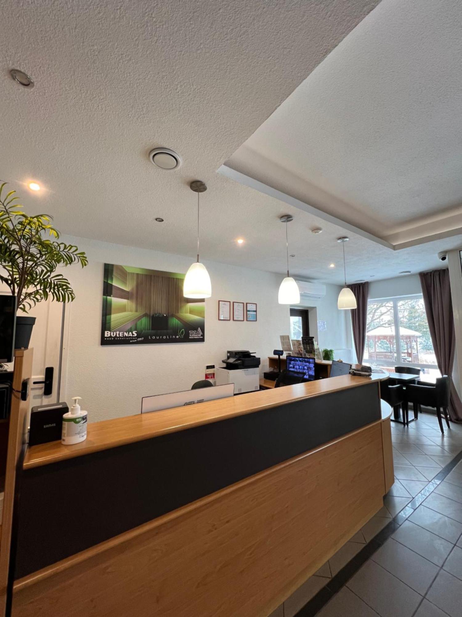 Butenas Hotel Tyla Birzai ภายนอก รูปภาพ