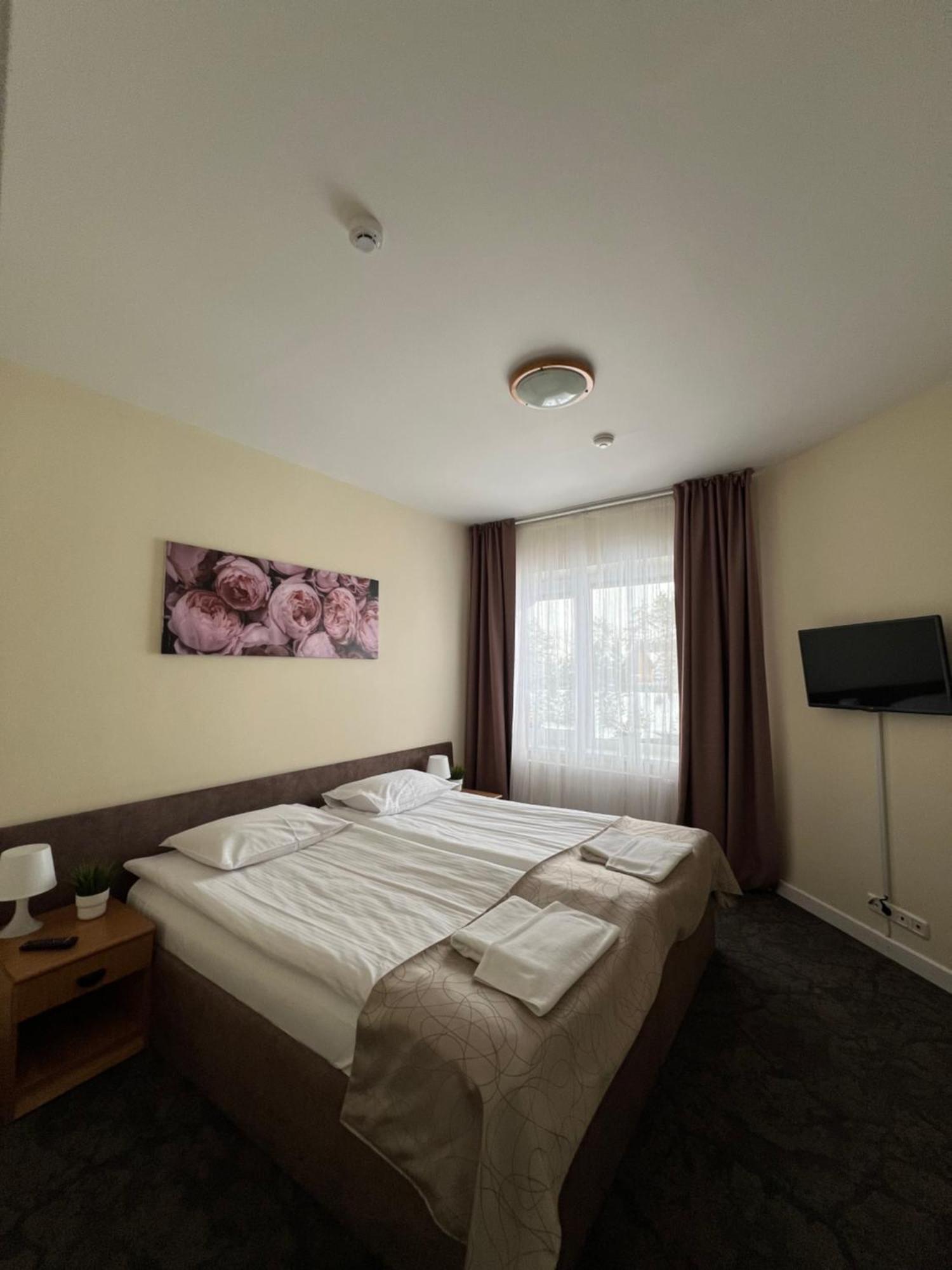 Butenas Hotel Tyla Birzai ภายนอก รูปภาพ