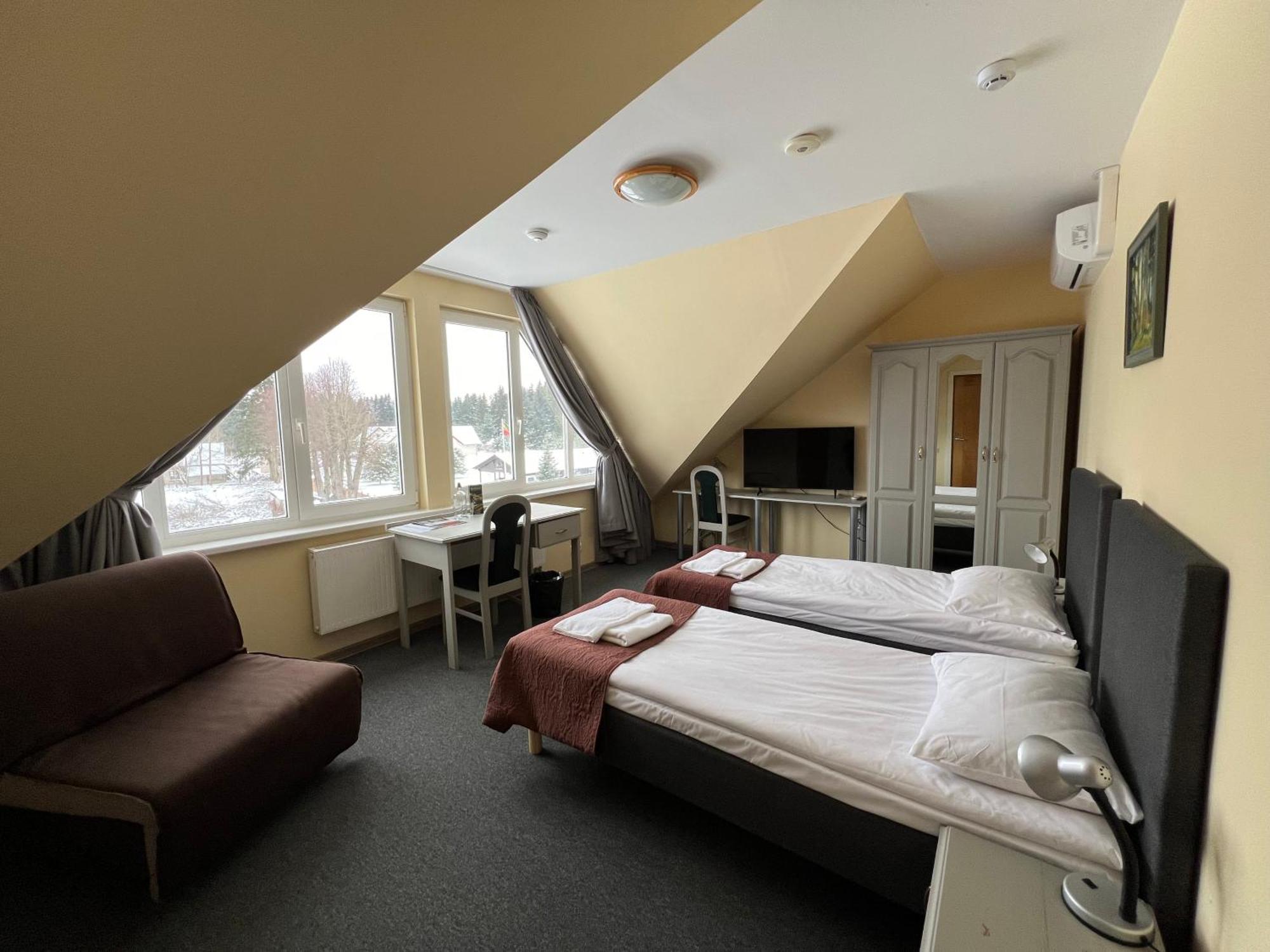 Butenas Hotel Tyla Birzai ภายนอก รูปภาพ