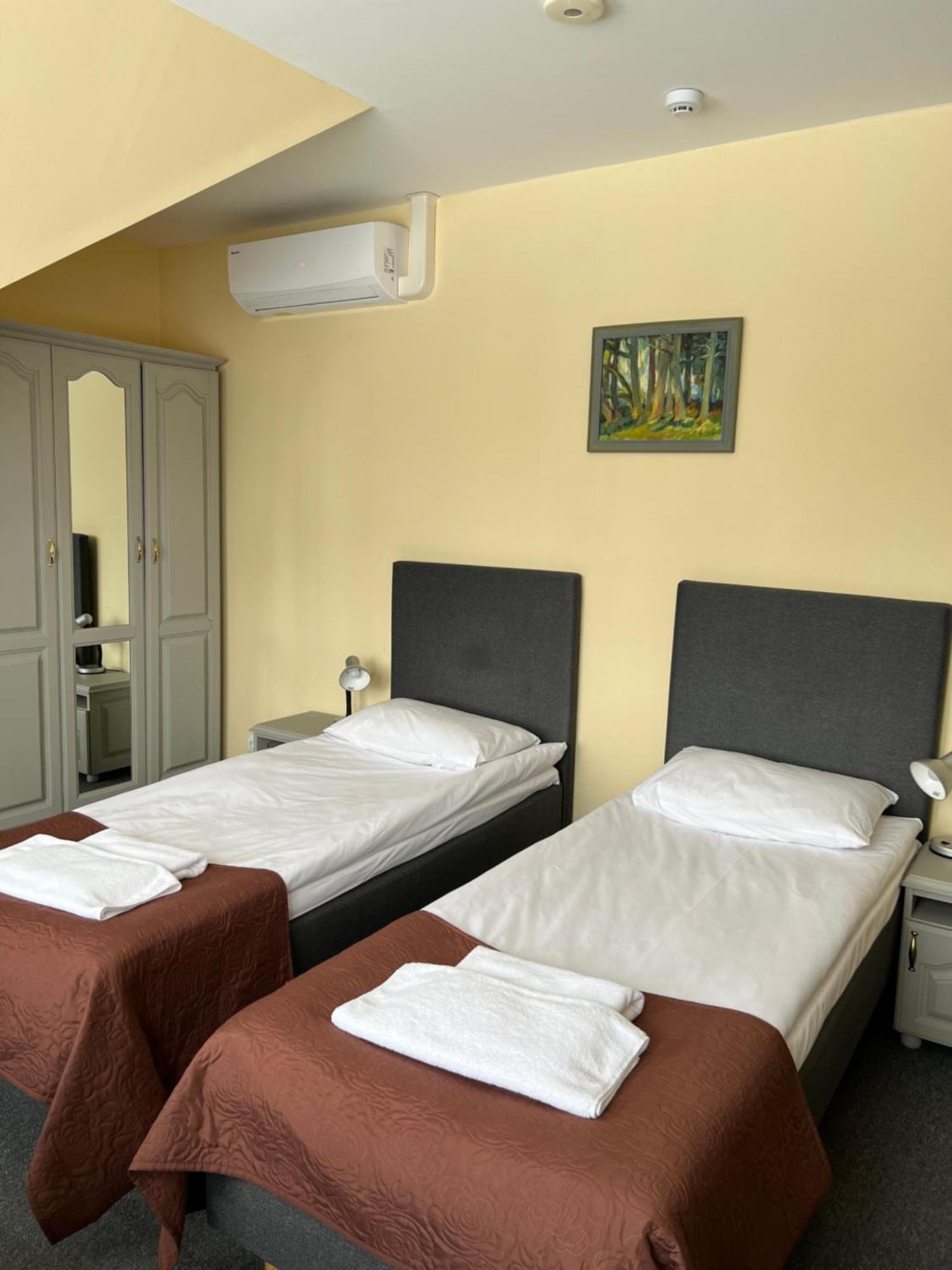 Butenas Hotel Tyla Birzai ภายนอก รูปภาพ